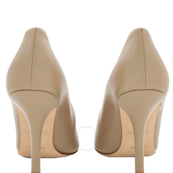 BURBERRY
Ezra 100 Monogram Motif Leather Pumps, Brand Size 40 - Picture 3 of 4